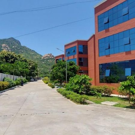 Hotel Aalayam Tiruvannāmalai Esterno foto