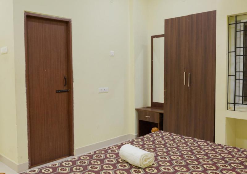 Hotel Aalayam Tiruvannāmalai Esterno foto