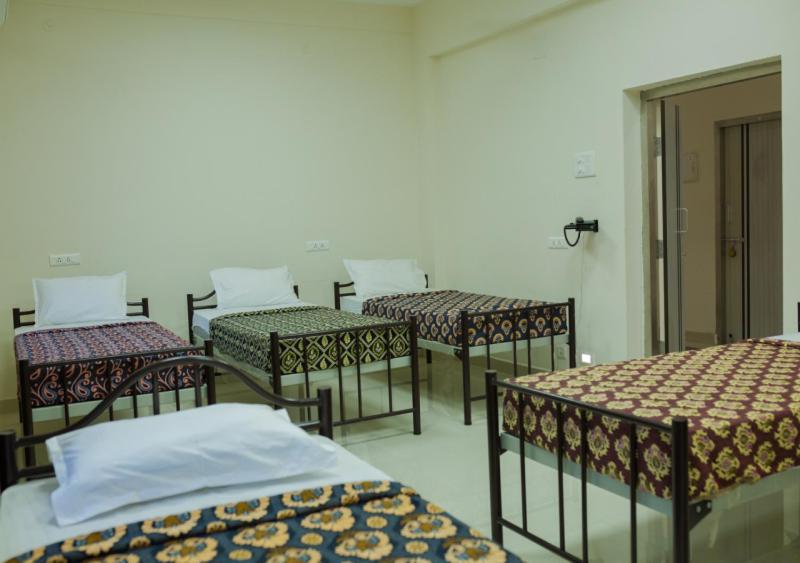 Hotel Aalayam Tiruvannāmalai Esterno foto